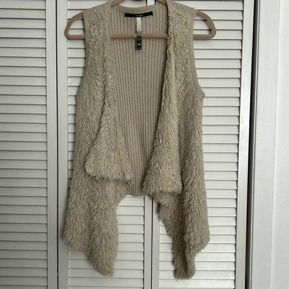Kensie cozy sweater open vest.